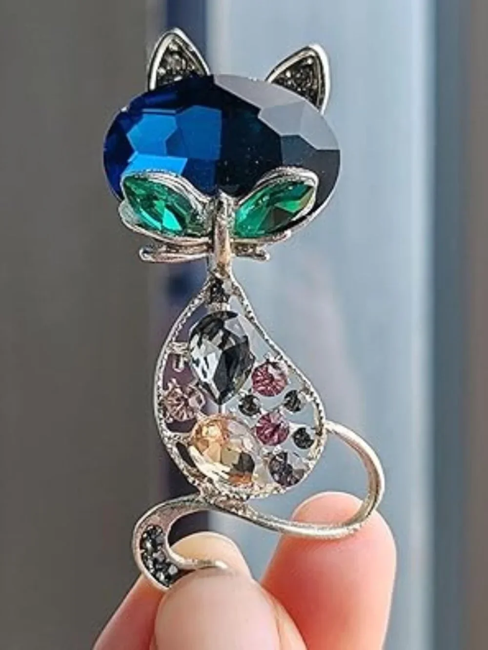 Beautiful Sparkly Gem Cat Brooch Lapel Pin Kitten Rhinestones